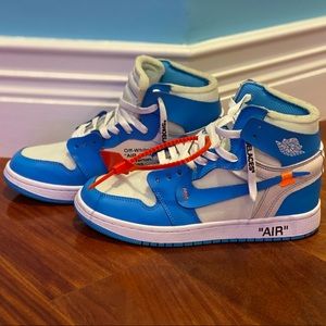 Off-White x Air Jordan 1 Retro High OG 'UNC'